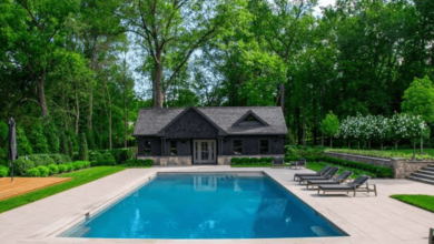 How Choosing Local Pool Builders Near Me Enhances Outdoor Aesthetics